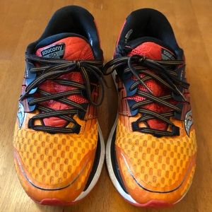 Men’s Saucony shoes, size 7